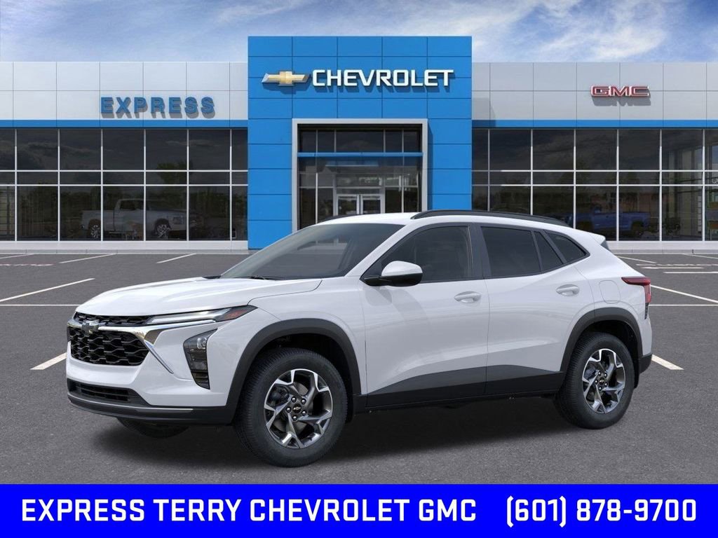 2025 Chevrolet Trax LT photo 2