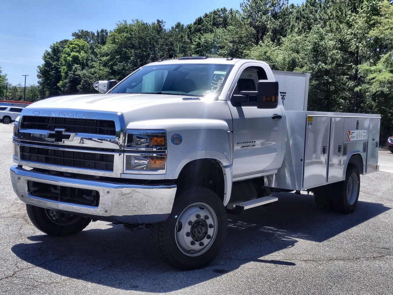 2024 Chevrolet Silverado 4500 Medium Duty Chassis Cab Work Truck's photo