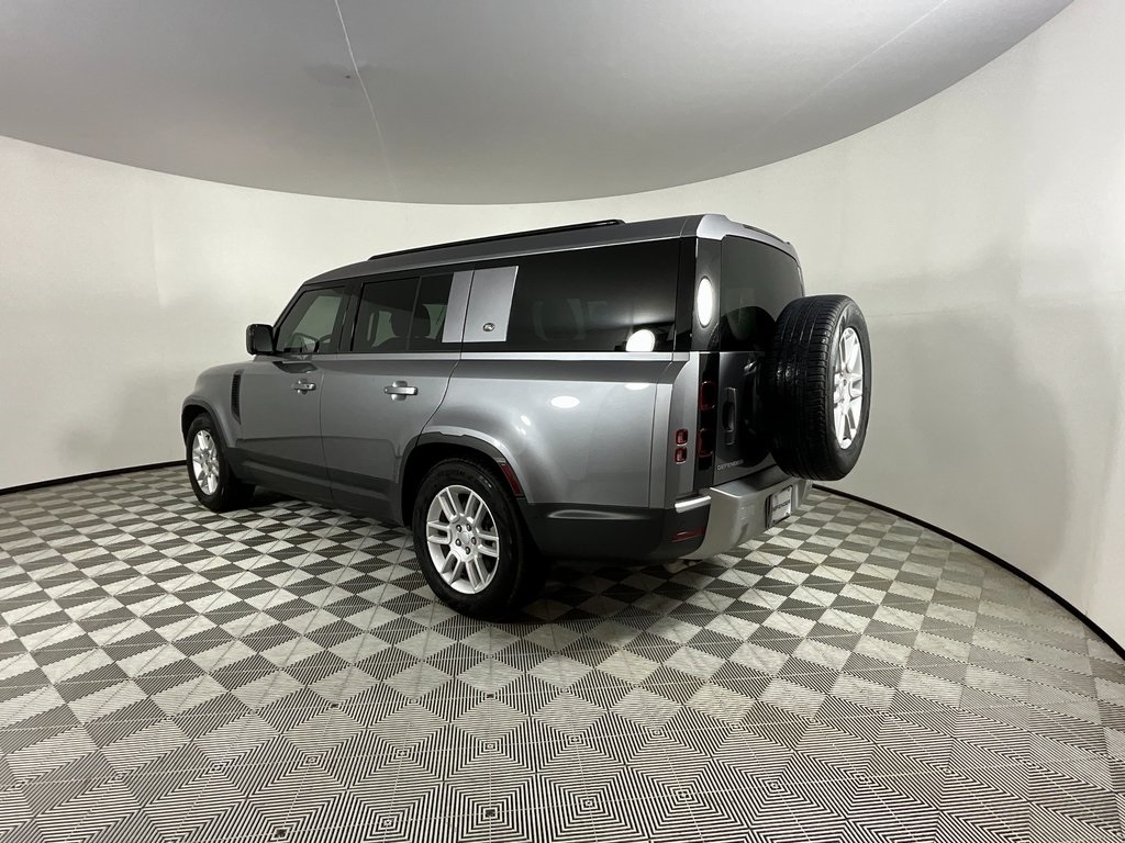 2024 Land Rover Defender 130 S photo 2