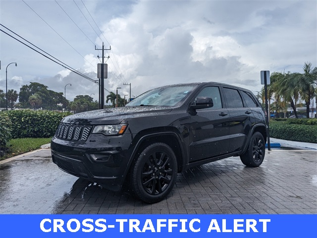 2020 Jeep Grand Cherokee Altitude photo 4