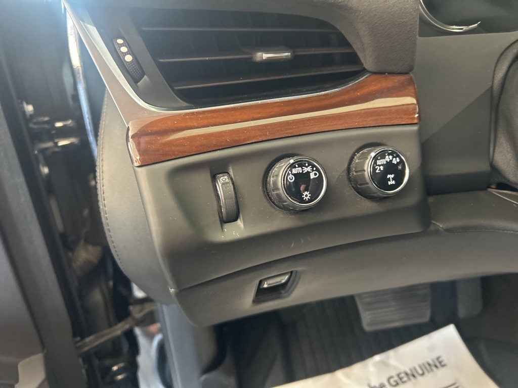 2020 Cadillac Escalade Premium Luxury photo 9