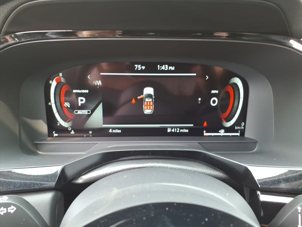 2025 Nissan Pathfinder Platinum photo 15