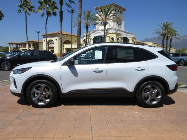 2025 Ford Escape ST-Line's photo