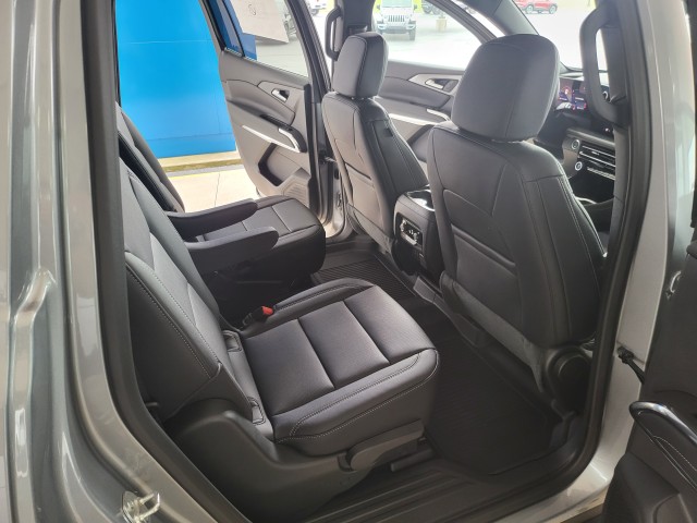 2025 Chevrolet Traverse photo 15