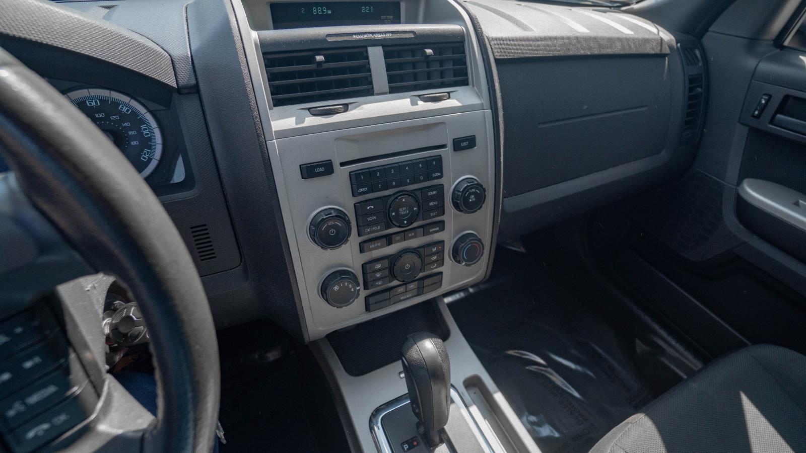 2010 Ford Escape XLT photo 14