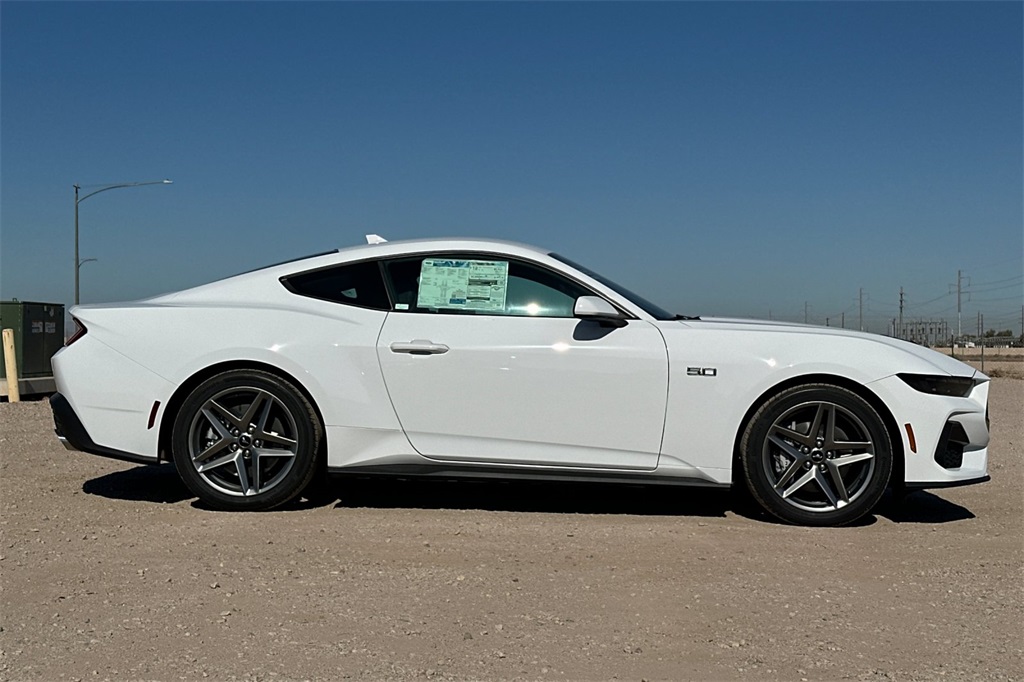 2025 Ford Mustang GT photo 2