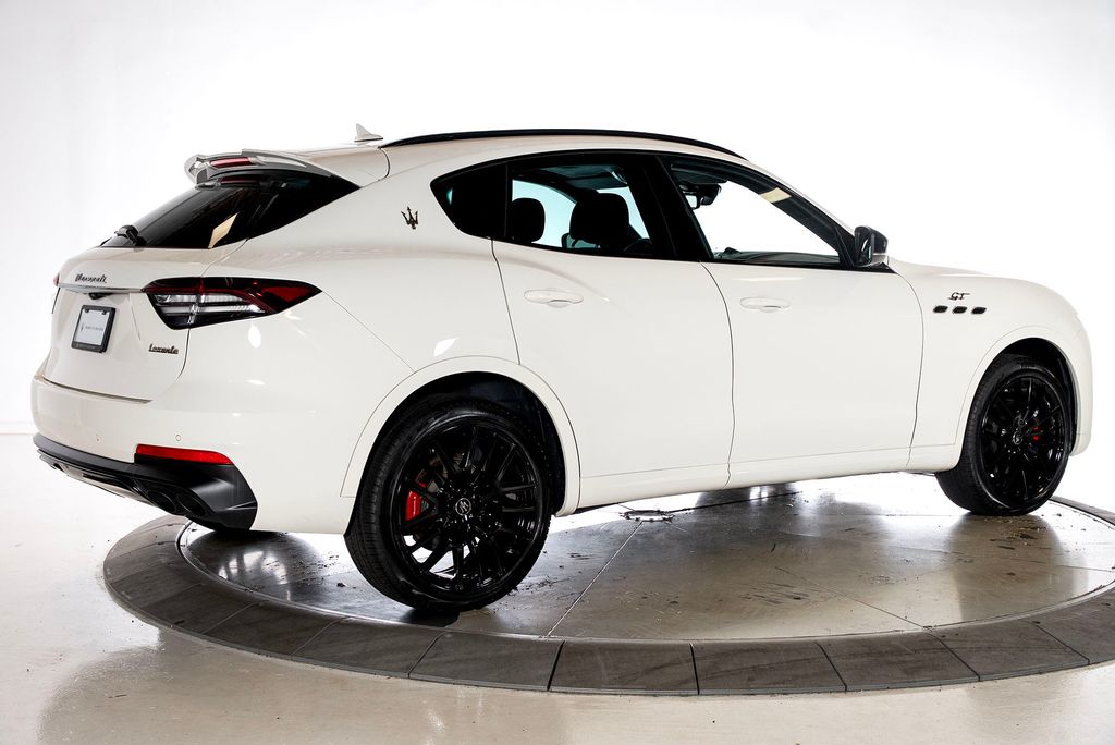 2022 Maserati Levante GT photo 5