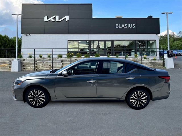 2023 Nissan Altima 2.5 SV photo 4
