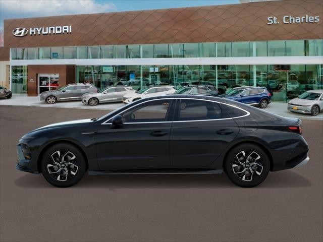2025 Hyundai Sonata SEL photo 2