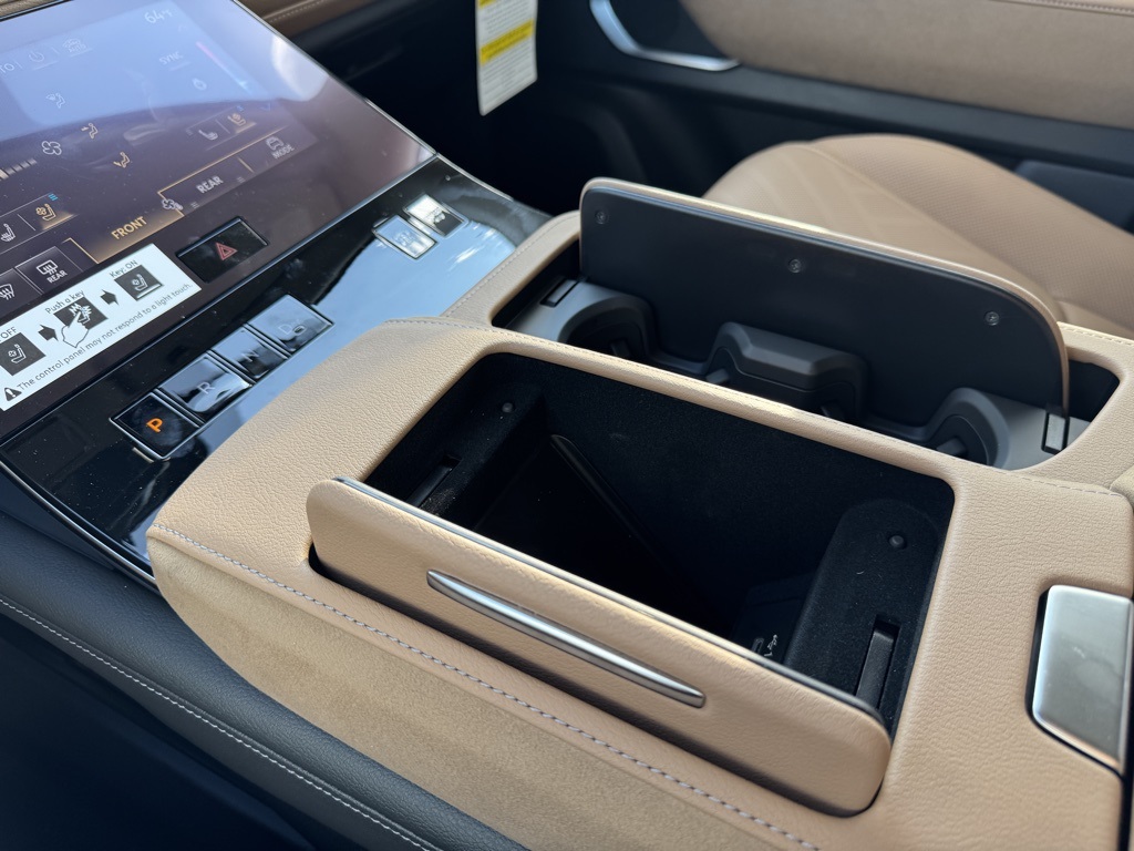 2026 Infiniti QX80 Luxe photo 6