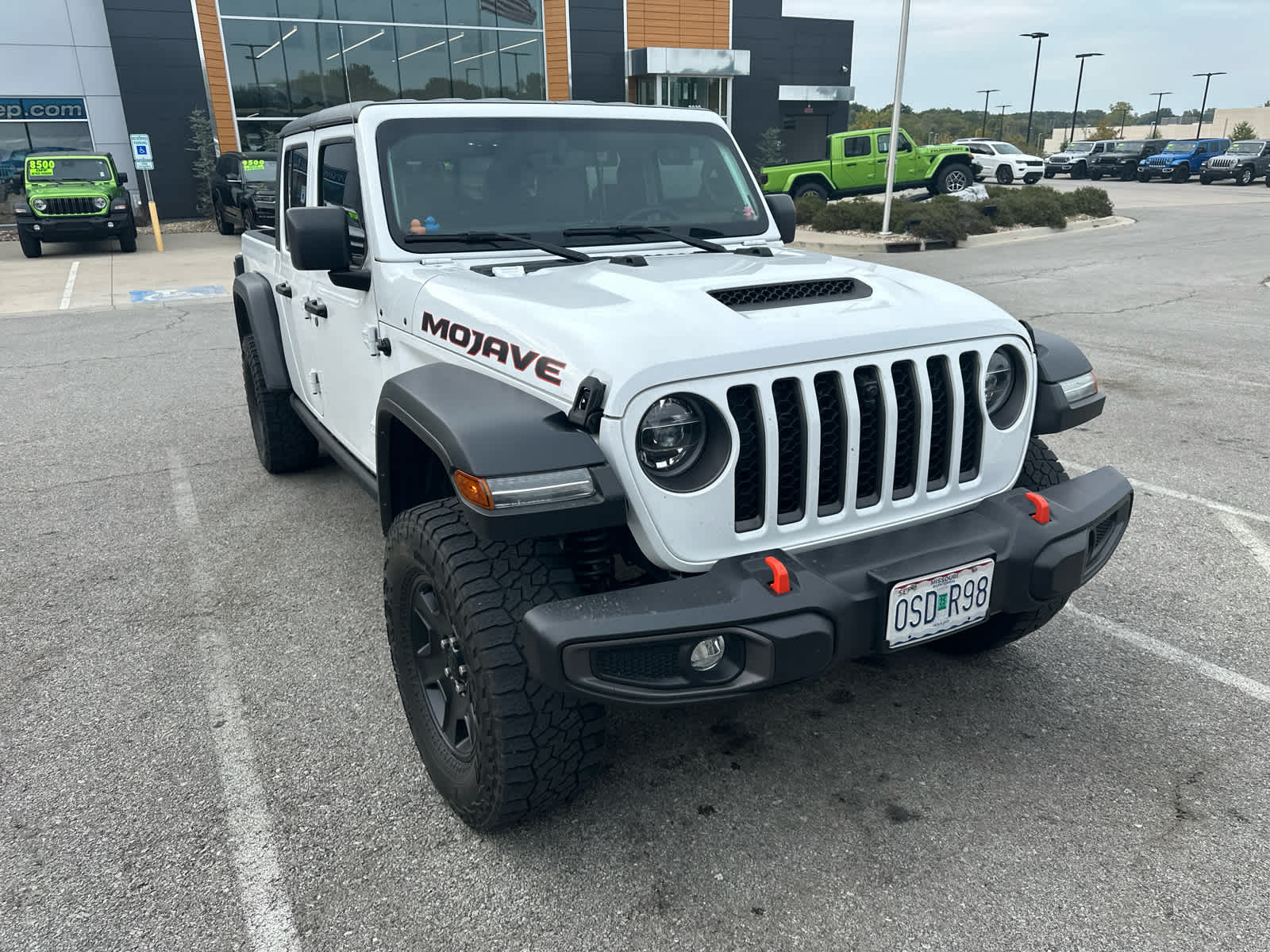 Used 2021 Jeep Gladiator Mojave with VIN 1C6JJTEG6ML585803 for sale in Kansas City