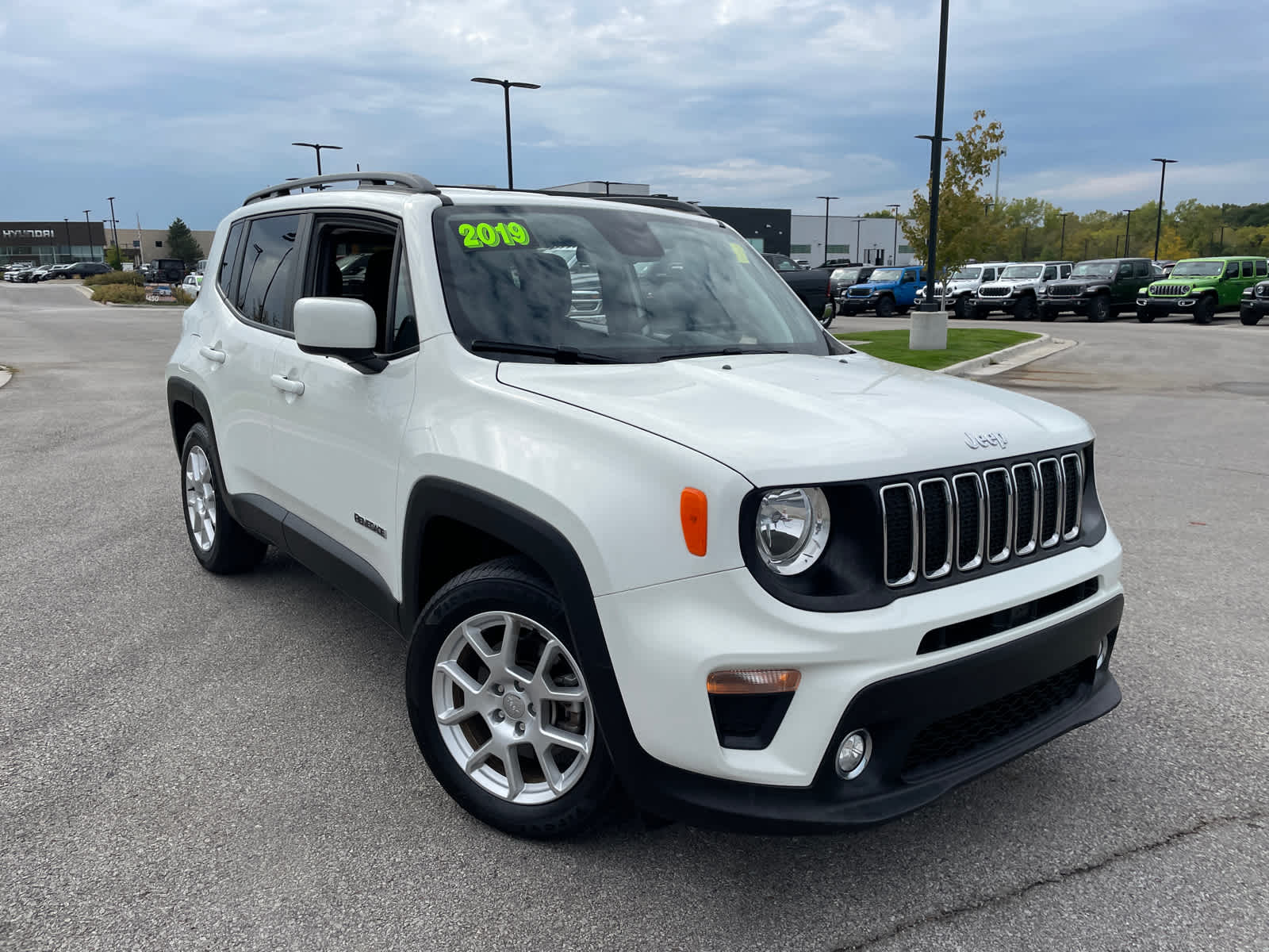 Used 2019 Jeep Renegade Latitude with VIN ZACNJABB9KPK23932 for sale in Kansas City