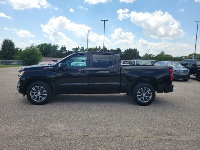 2025 Chevrolet Silverado 1500 RST photo 2