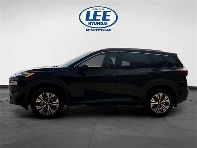 2021 Nissan Rogue SV photo 2