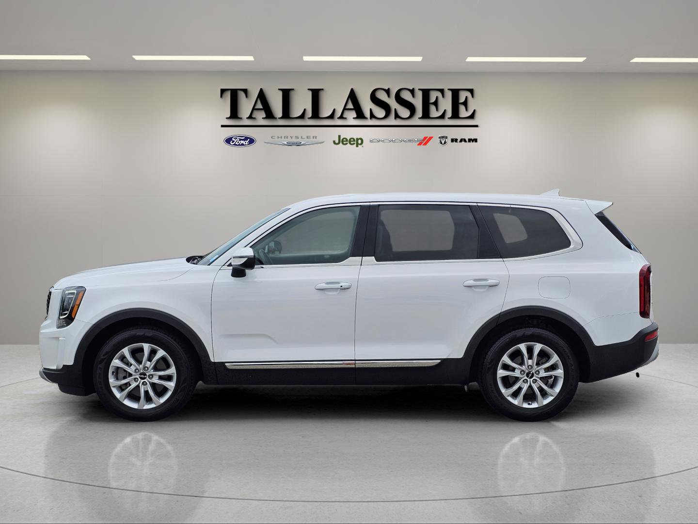 2022 Kia Telluride LX photo 12