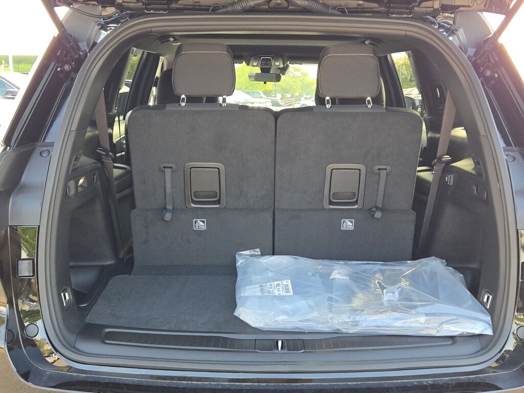 2025 Jeep Grand Cherokee Laredo photo 17