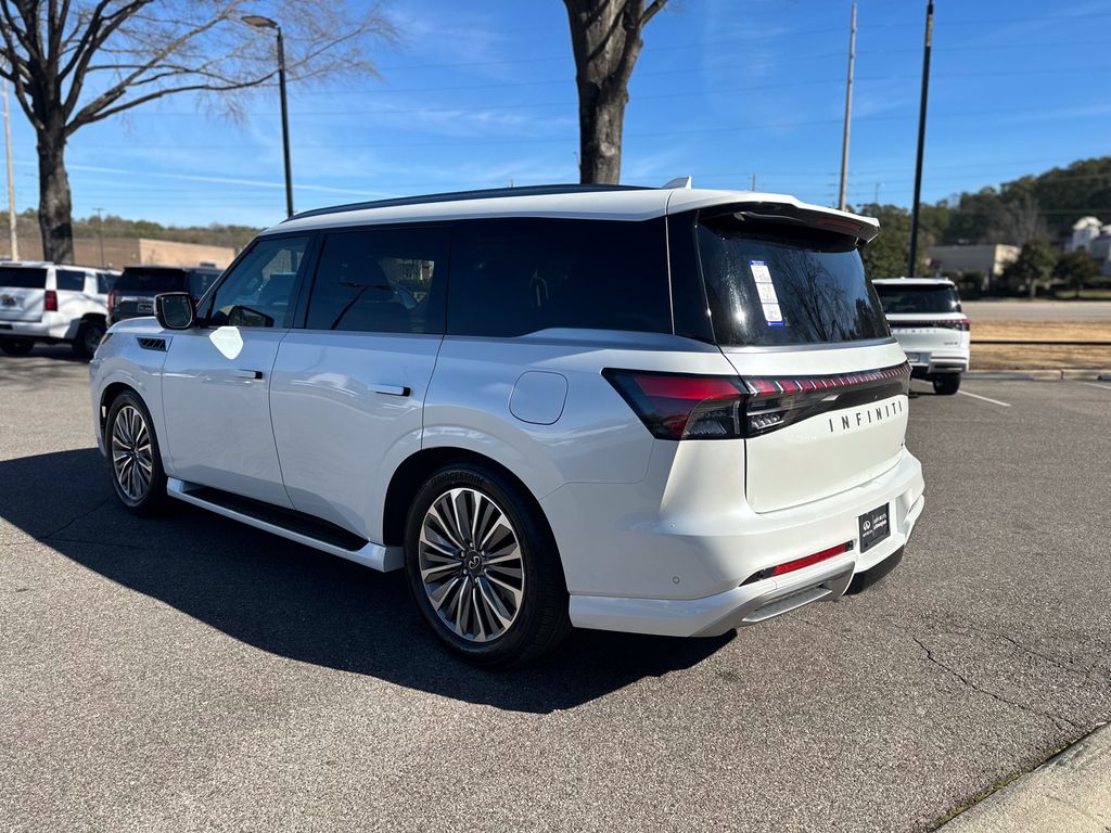 2025 Infiniti QX80 Luxe photo 9