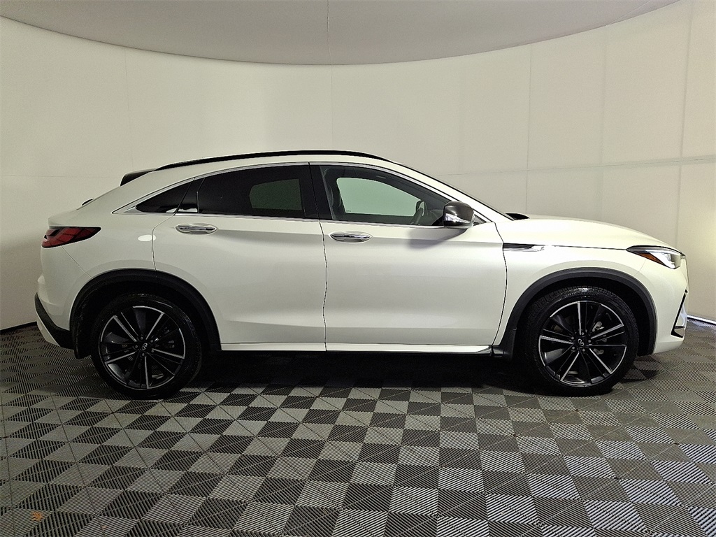 2023 Infiniti QX55 Luxe photo 3