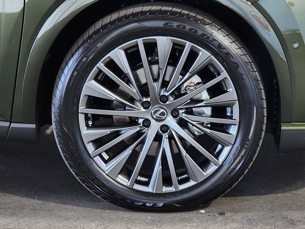 2025 Lexus RX 450h+ Luxury AWD photo 4