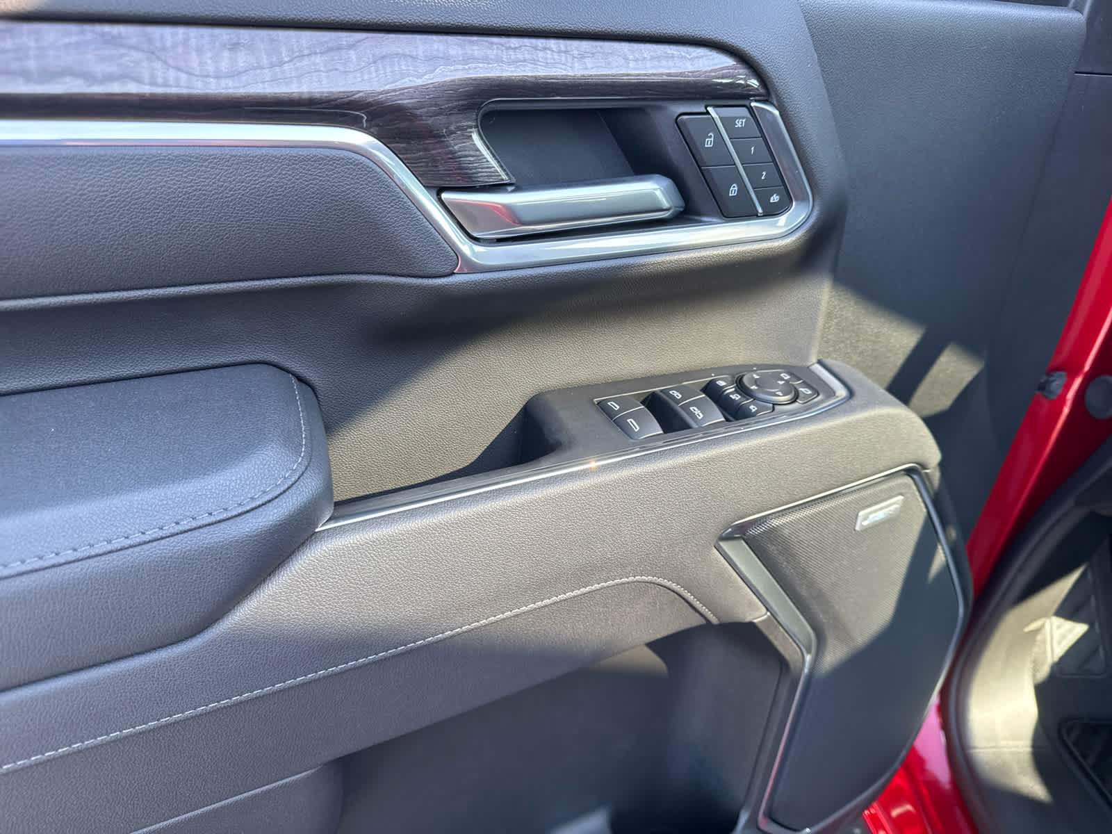 2025 Chevrolet Silverado 2500HD LTZ photo 17