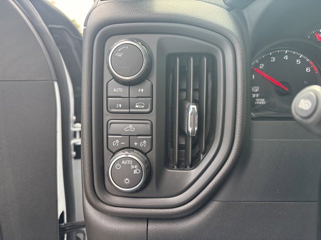 2024 Chevrolet Silverado 1500 Custom photo 16