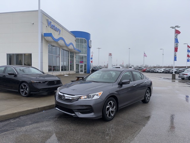 2017 Honda Accord LX's photo