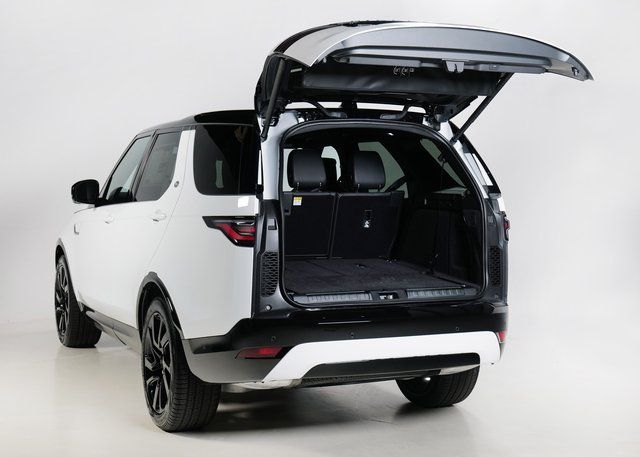 2025 Land Rover Discovery SE photo 21