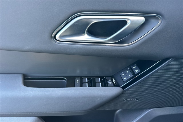 2025 Land Rover Range Rover Velar SE photo 10