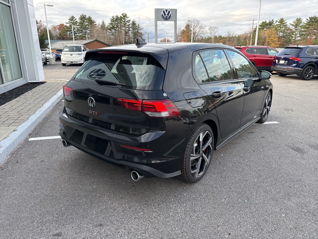 2026 Volkswagen Golf GTI SE photo 4