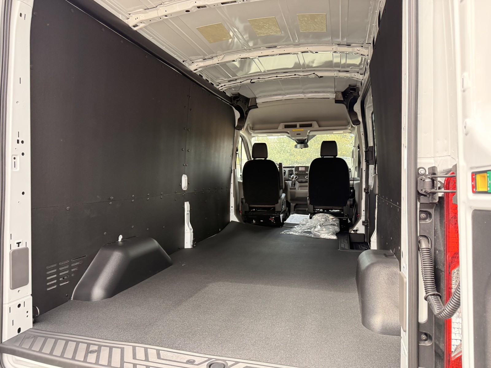 2025 Ford Transit Cargo Van photo 7