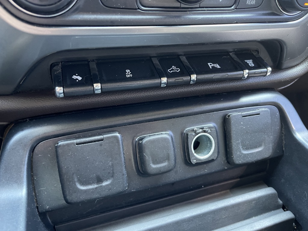 2015 Chevrolet Silverado 2500HD LTZ photo 42