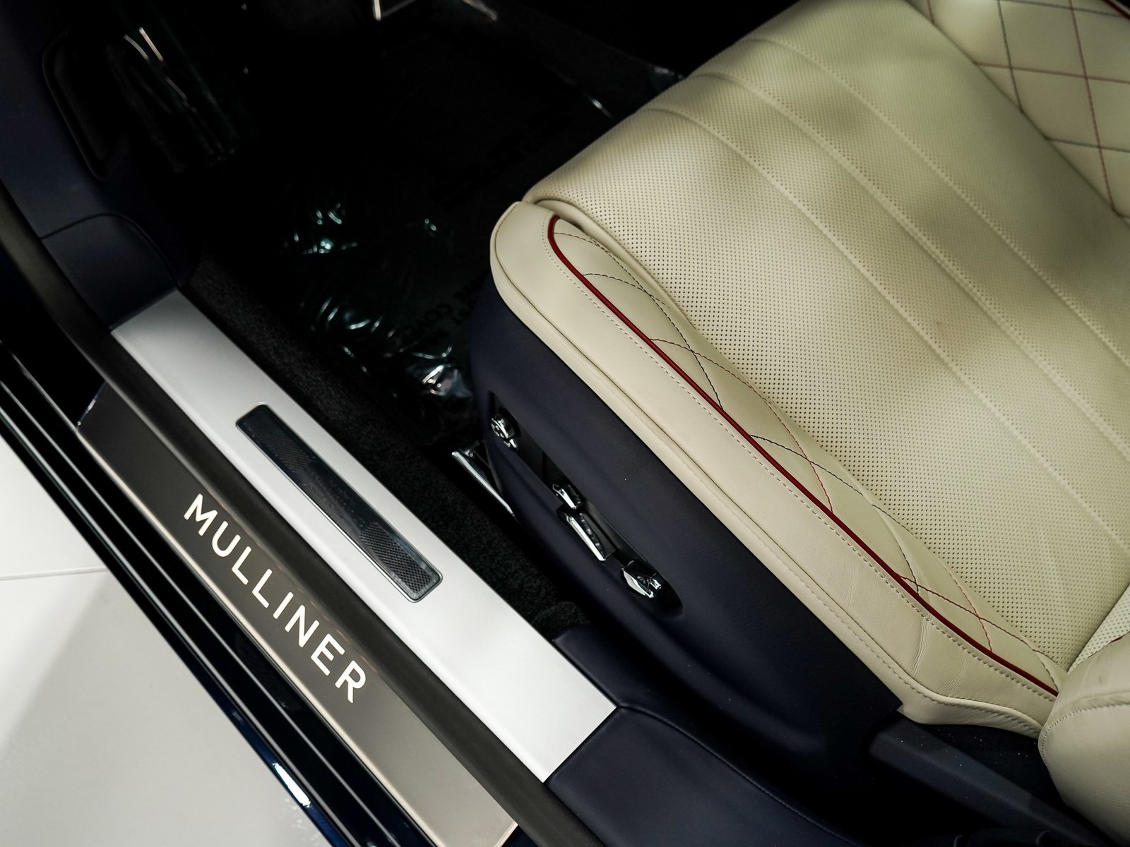 2024 Bentley Flying Spur Mulliner V8 photo 10