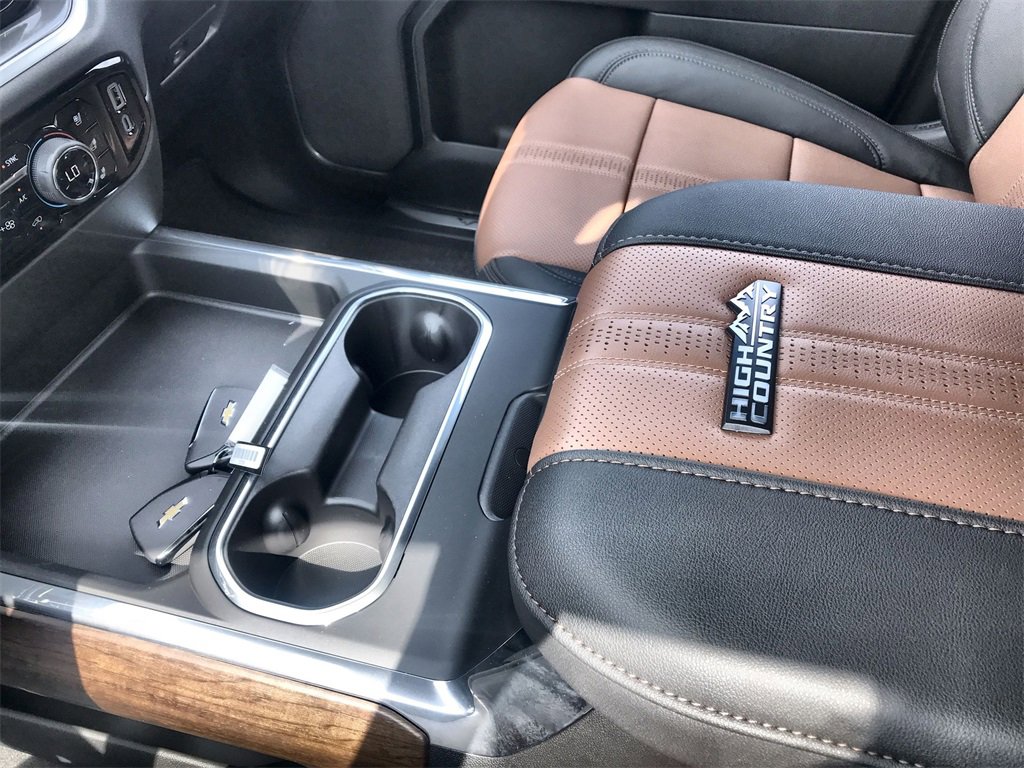 2025 Chevrolet Silverado 2500HD High Country photo 20