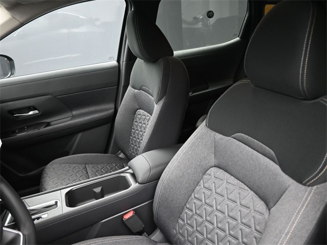 2025 Nissan Kicks SV photo 13