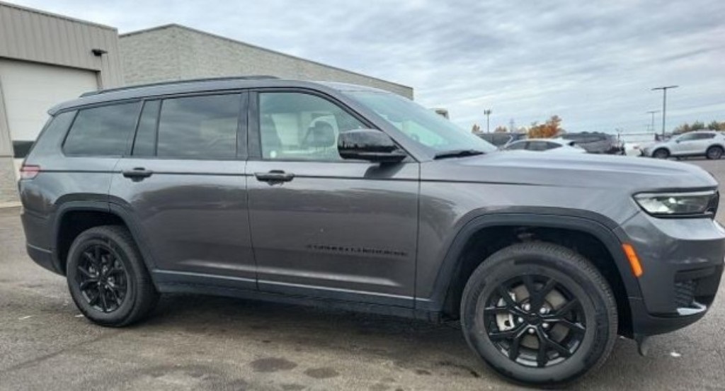 2024 Jeep Grand Cherokee L Altitude's photo