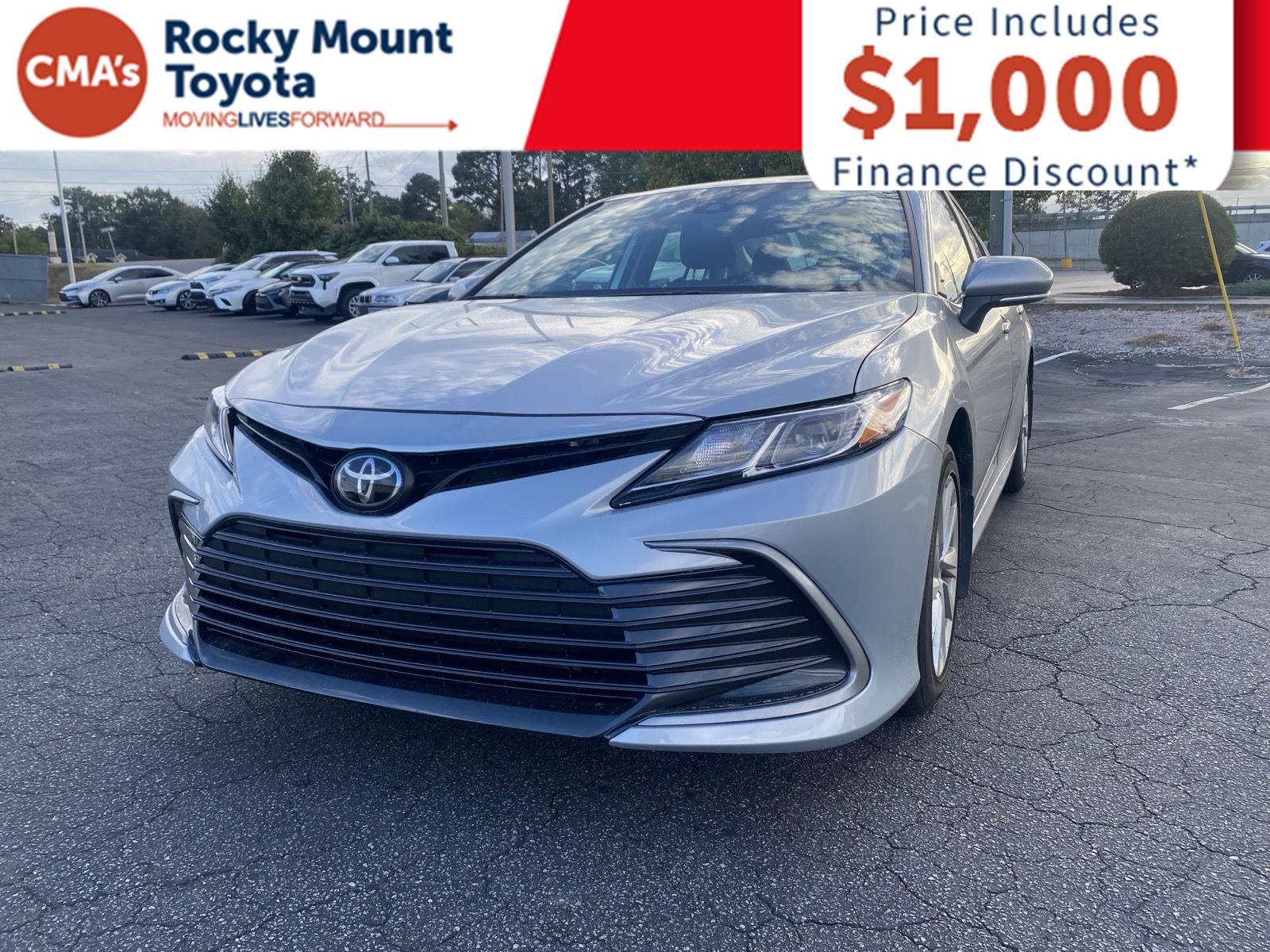 2023 Toyota Camry LE photo 3
