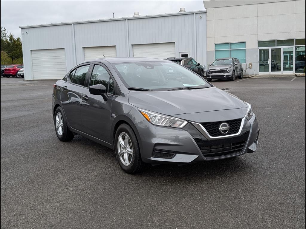 2022 Nissan Versa Sedan S's photo