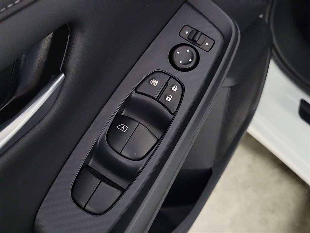 2025 Nissan Sentra SV photo 19
