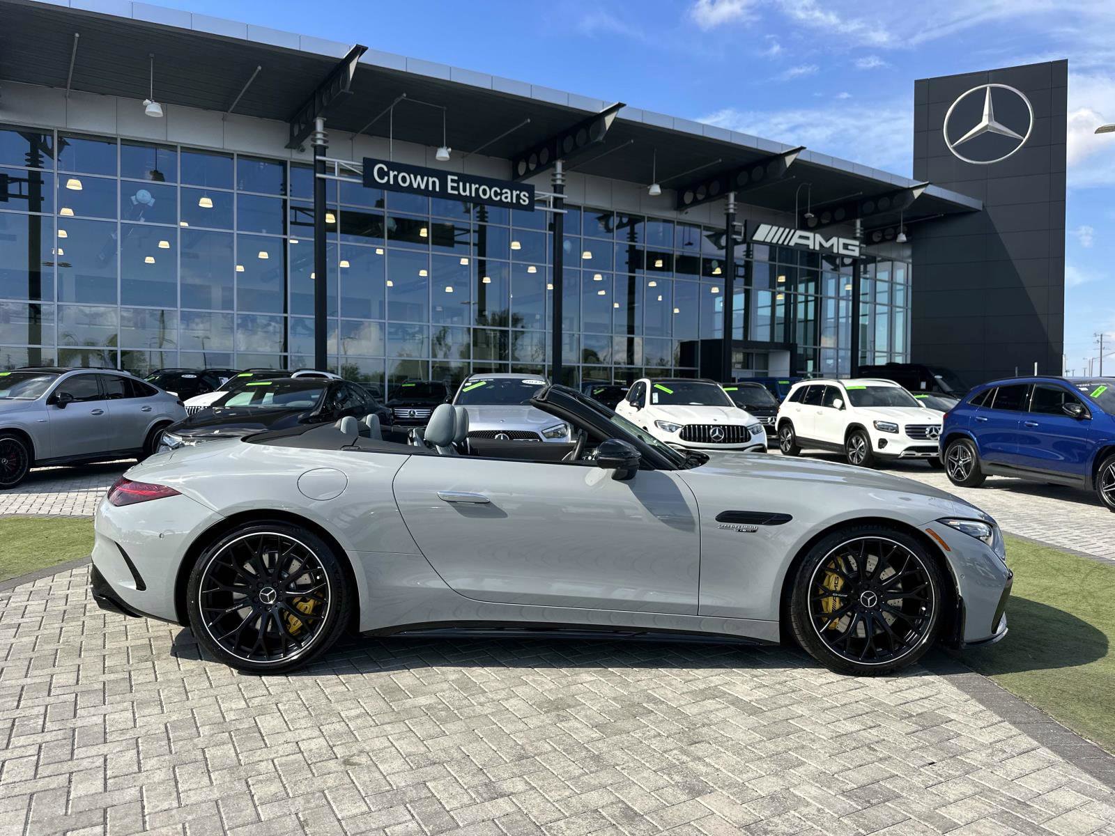 2022 Mercedes Benz SL 63 AMG photo 3