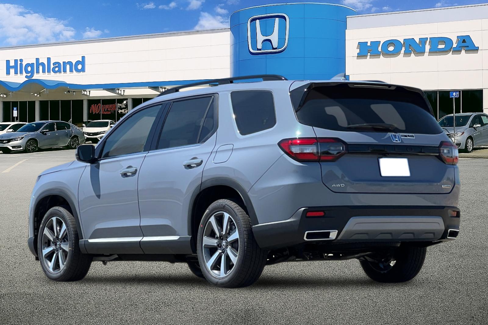 2025 Honda Pilot Touring photo 2
