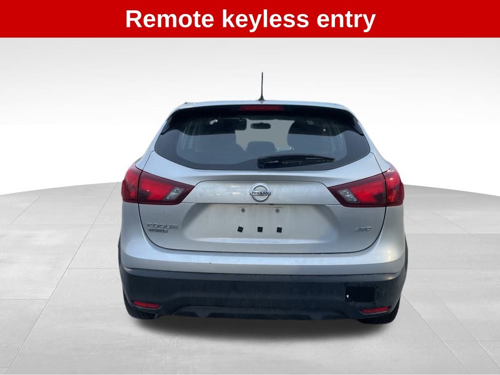 2019 Nissan Rogue Sport S photo 4