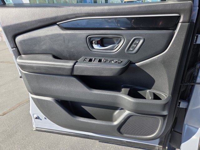 2023 Honda Pilot Touring photo 9