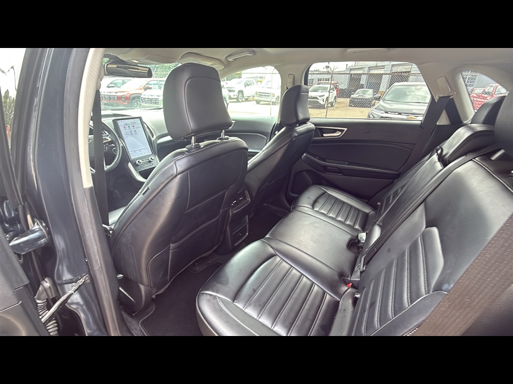 2023 Ford Edge SEL photo 21