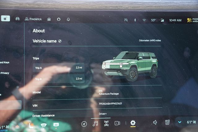 2023 Rivian R1S Adventure photo 29