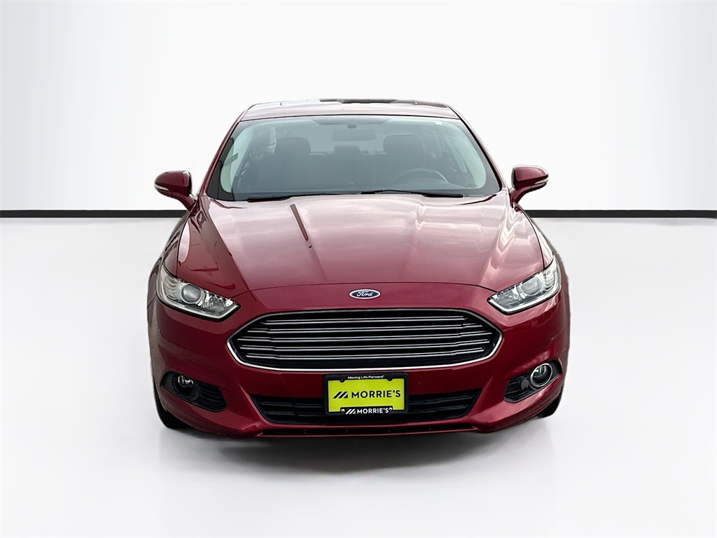 2016 Ford Fusion SE photo 2