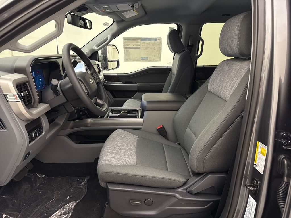 2026 Ford F-250 XLT photo 4