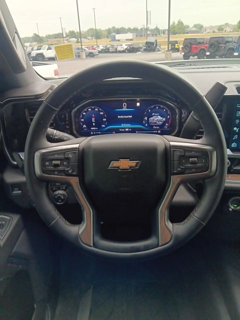 2023 Chevrolet Silverado LT photo 14