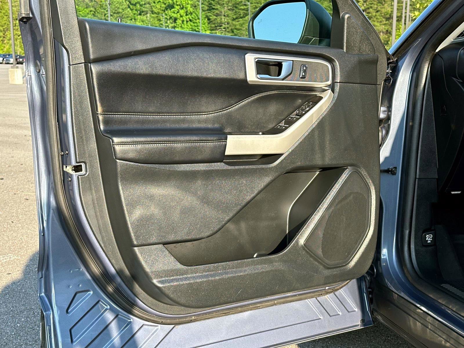 2021 Ford Explorer XLT photo 19
