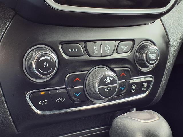 2020 Jeep Cherokee Limited photo 9