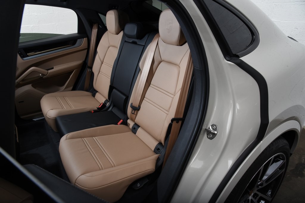 2025 Porsche Cayenne photo 26